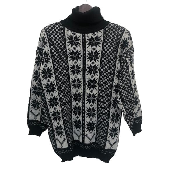 Vintage Snowflake Oversized Turtleneck Sweater Size Medium - Picture 1 of 4